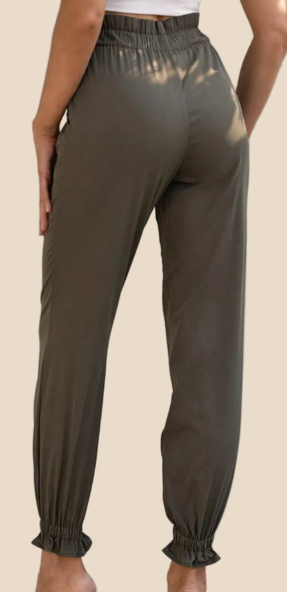 Khaki Damen Jogger Hose mit hohem elastischem Bund, seitlichen Eingrifftaschen und elastischen Beinabschlüssen