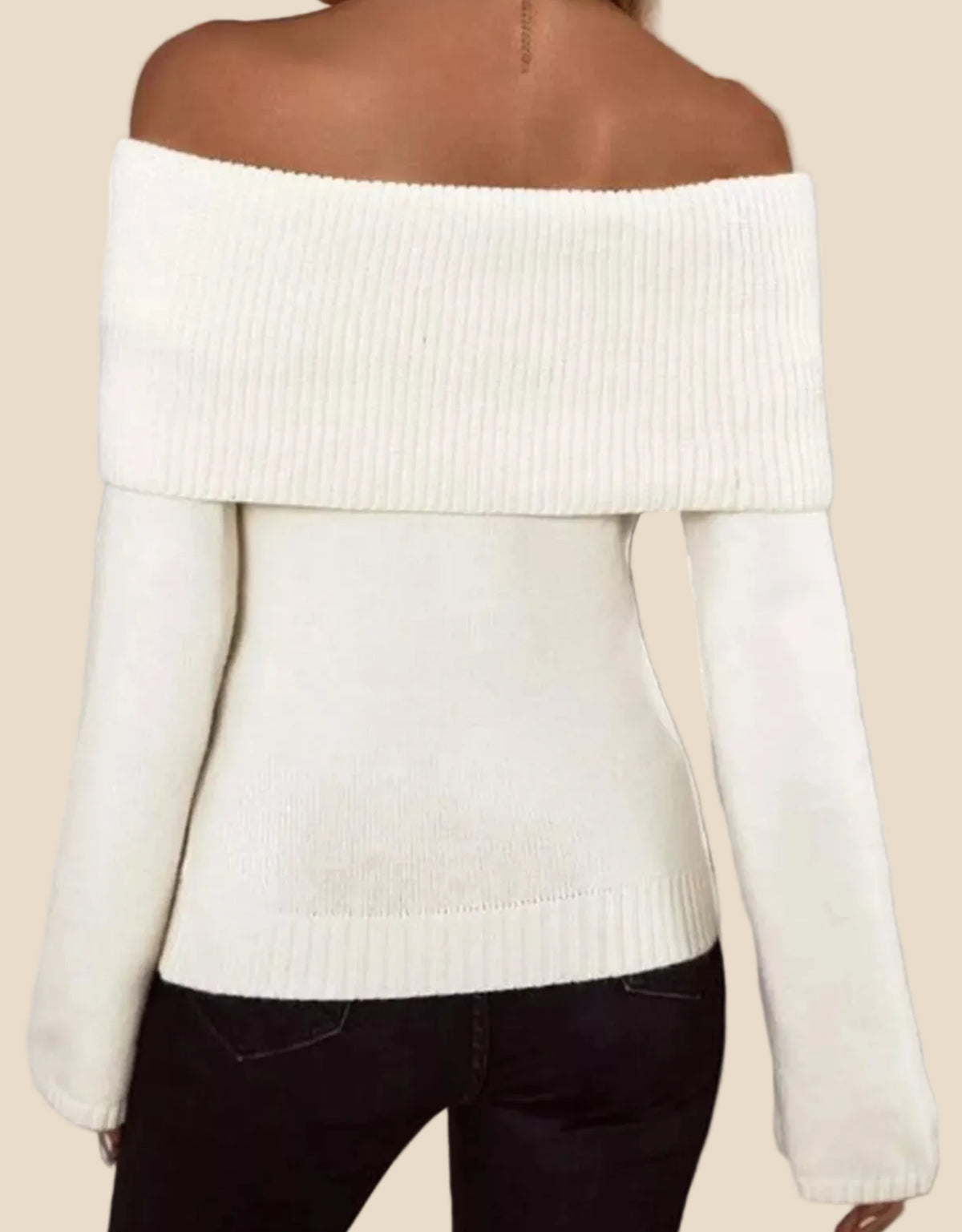 Damen Off-Shoulder Pullover mit Rippstruktur und langen Ärmeln in frontaler Trageansicht