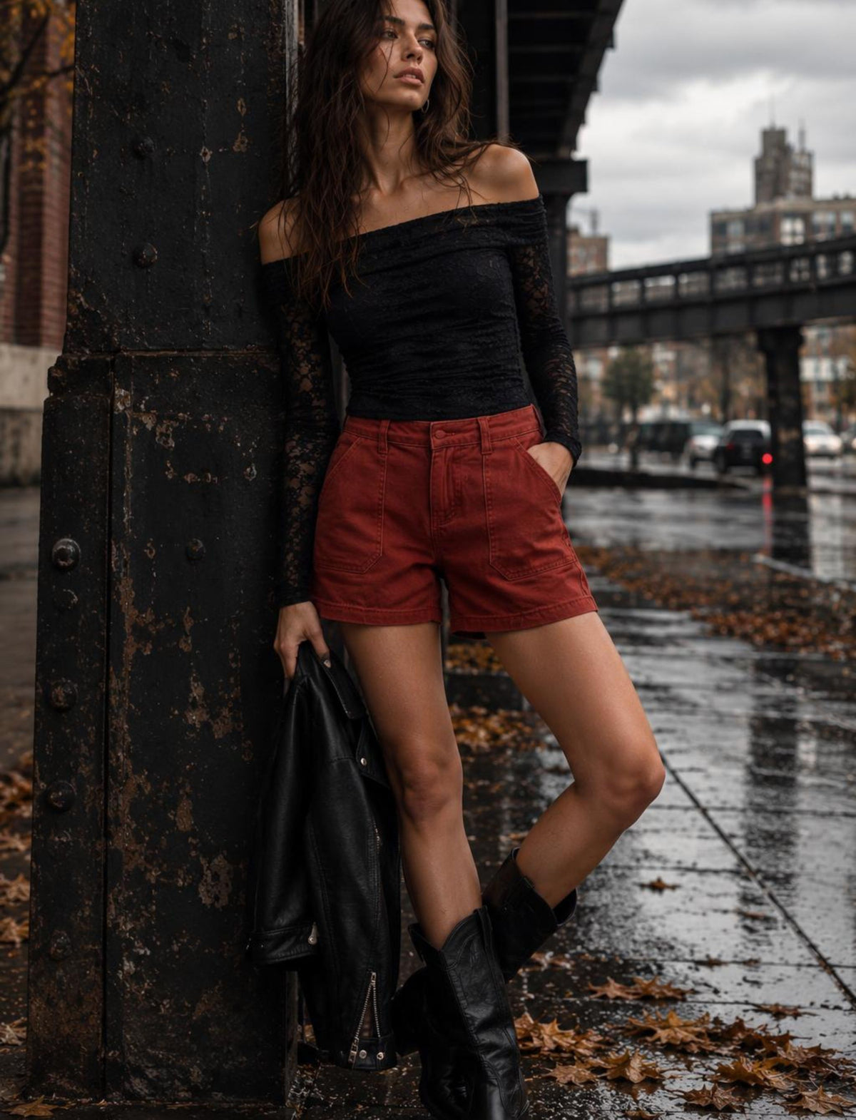 Damen Shorts mit hohem Bund und Taschen in seitlicher Trageansicht