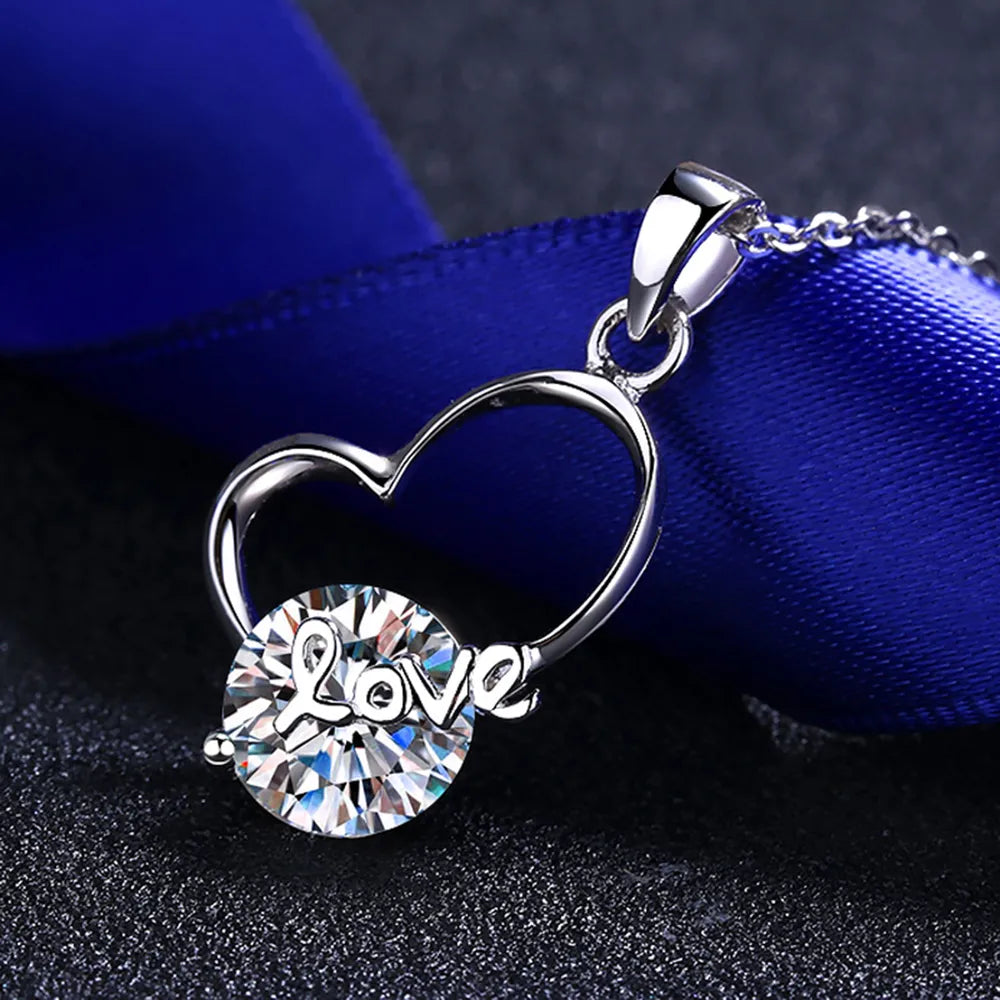 Damen Herz Halskette aus 925 Sterling Silber mit 2 Karat Moissanit