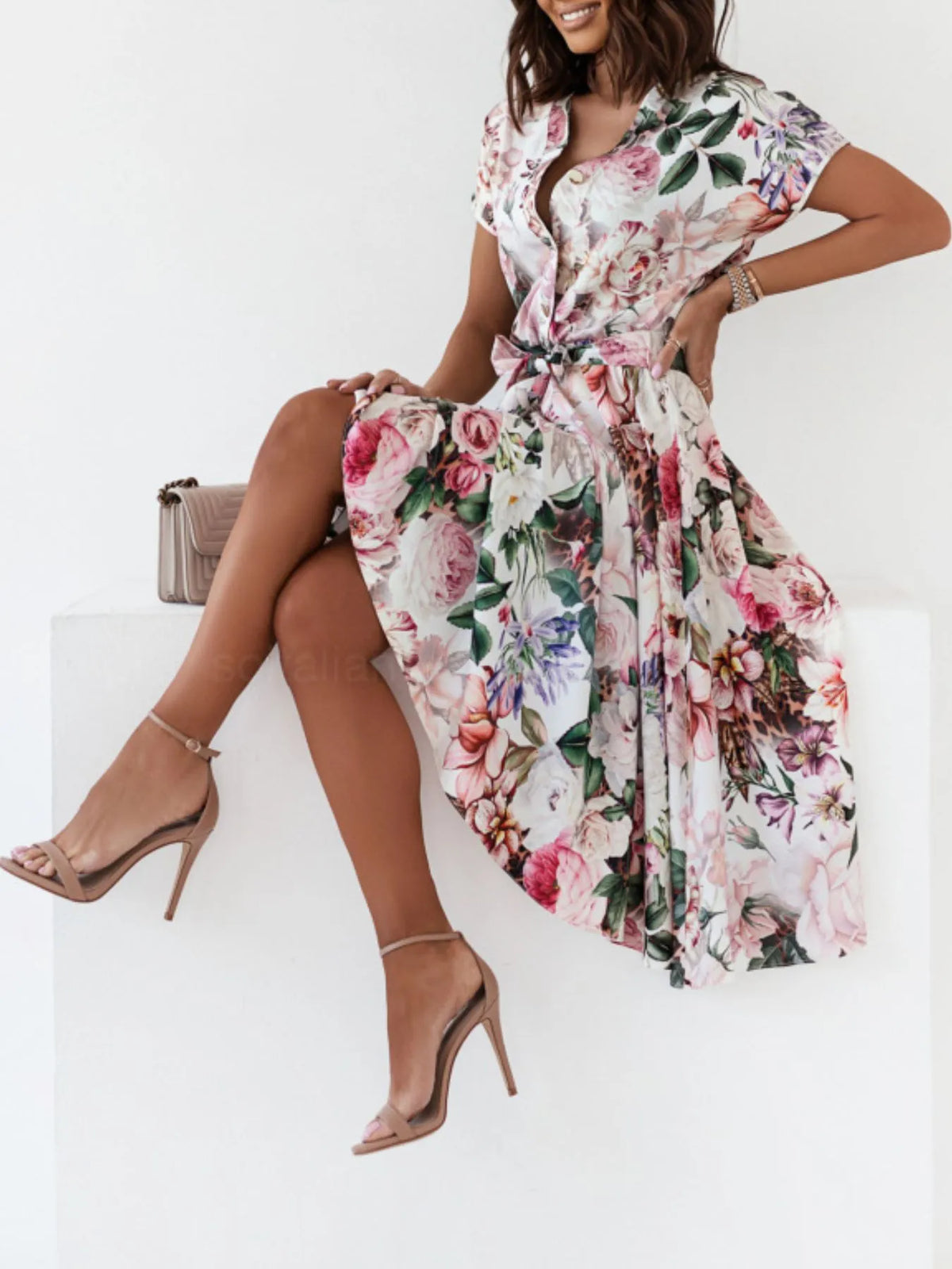 Damen Midikleid mit floralem Print und kurzen Ärmeln