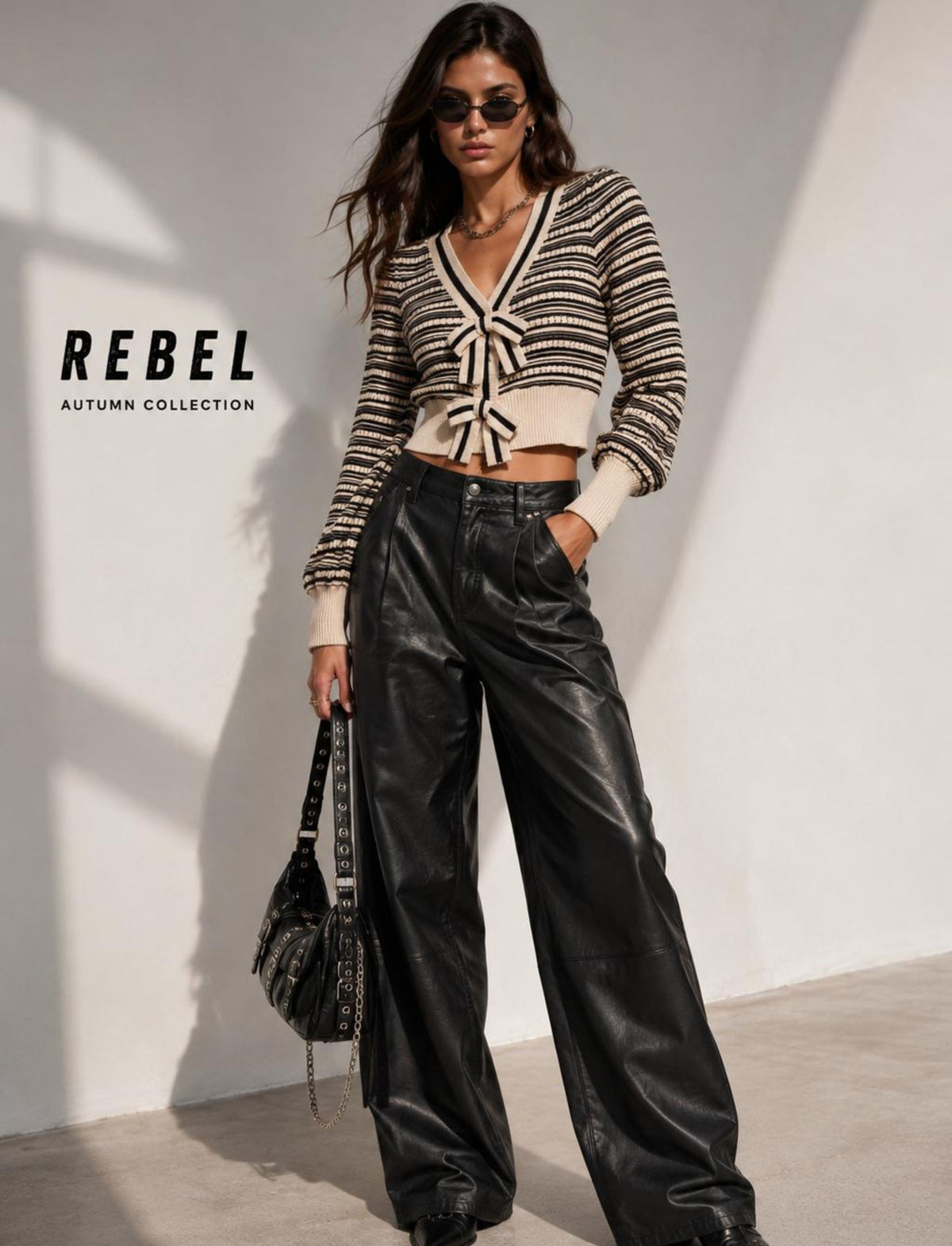 Gestreifter kurzer Cardigan für Damen mit Schleifenverschlüssen und langen Ärmeln im Herbst-Outfit