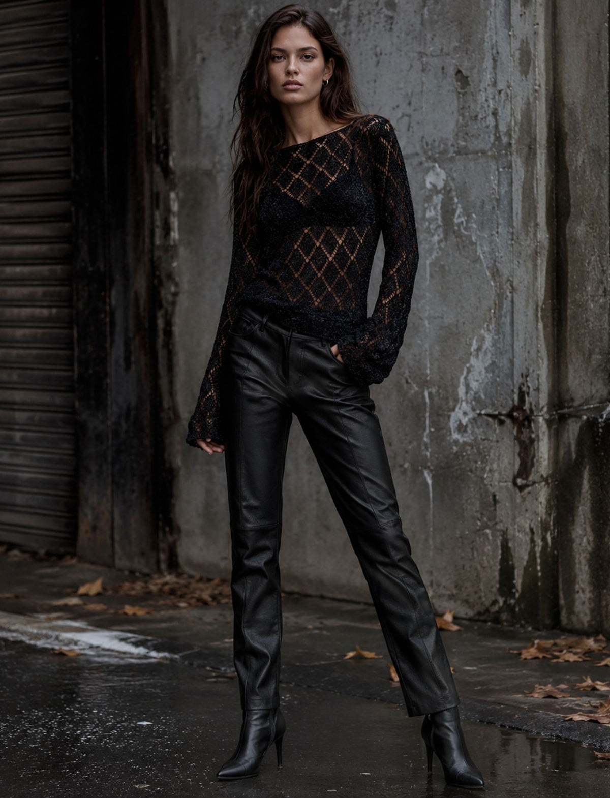 Damen Pullover mit offenem Lochmuster und langen Ärmeln in einem modernen Herbst-Outfit