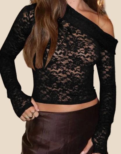 Vorderansicht des One-Shoulder Spitzentops für Damen mit floraler Spitze und asymmetrischem Ausschnitt
