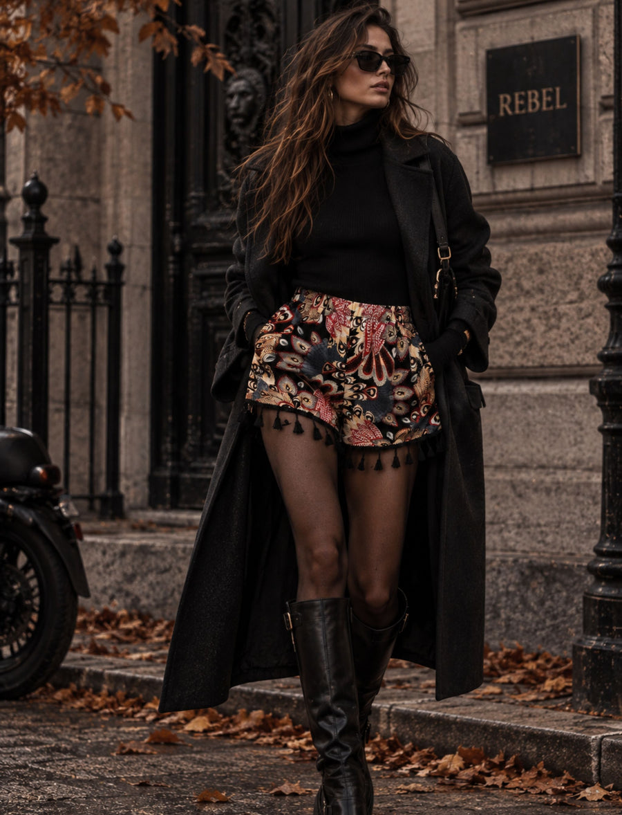 Paisley Shorts mit Quasten und Tunnelzug