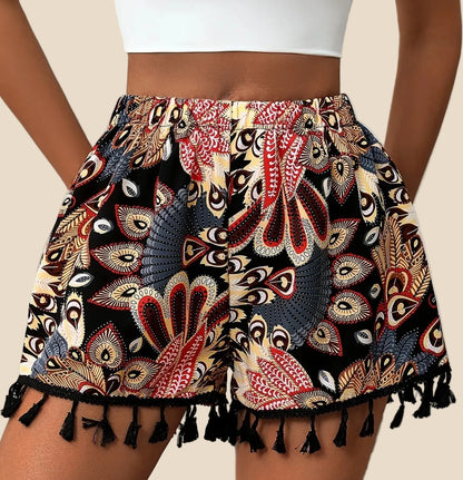 Vorderansicht der Paisley Shorts für Damen mit Tunnelzug und Quasten am Saum