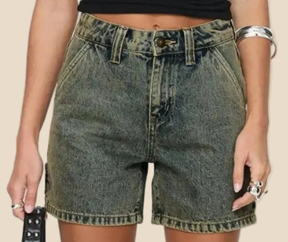 Khakifarbene High-Waist Denim-Shorts für Damen im Washed-Look mit großen aufgesetzten Seitentaschen