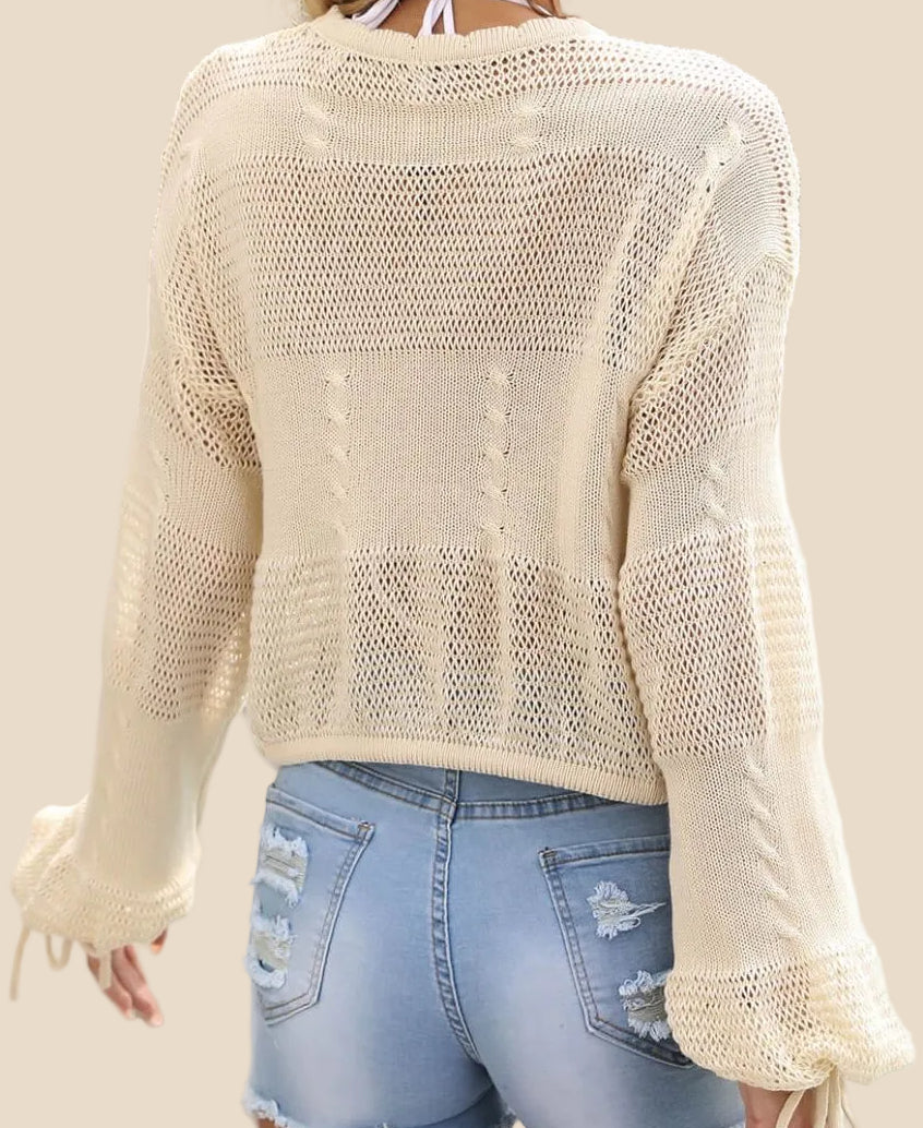 Rückansicht des transparenten Damen Langarm-Tops mit lockerem Schnitt und leichtem Material