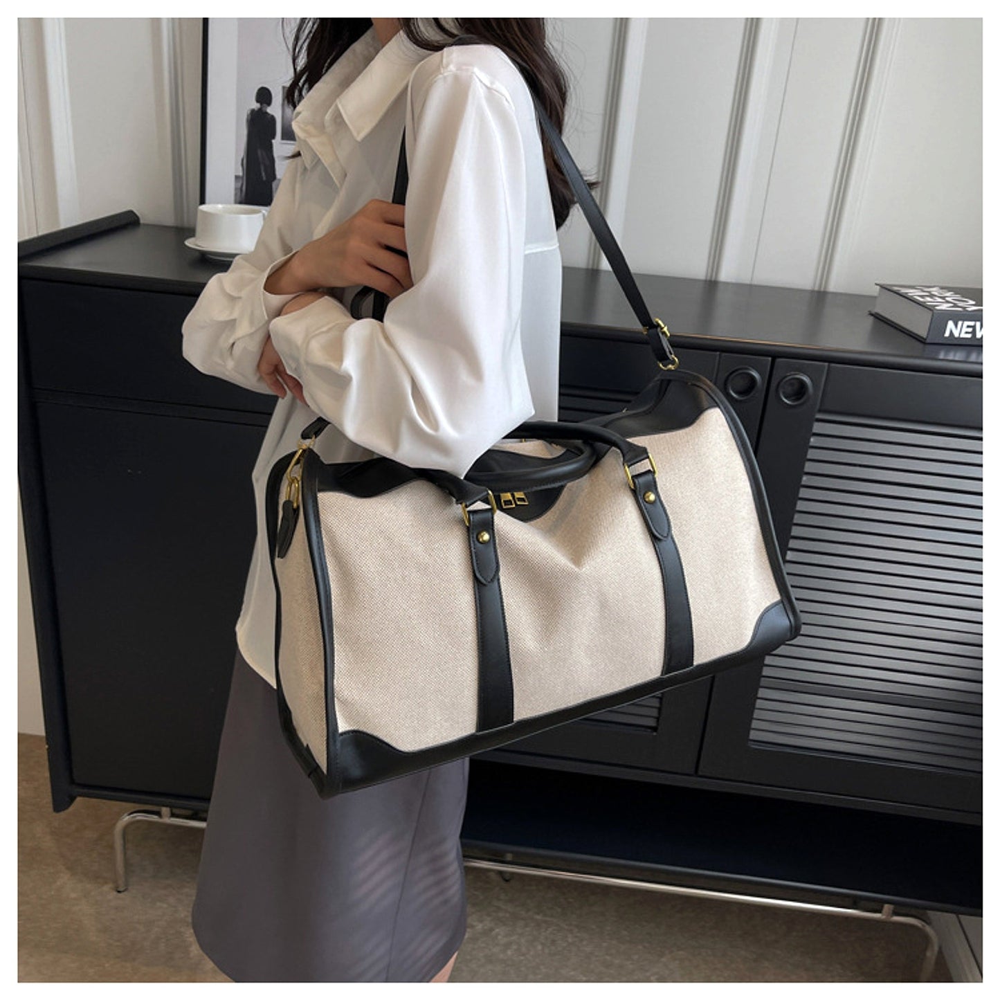 Voyagera™ – Canvas Travel Tote Bag (Large Capacity)